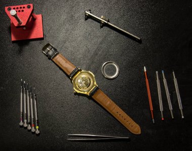 The process of repair of mechanical watches