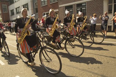 Sassenheim, Hollanda, 21 Nisan 2018. Çiçek Geçidi, Bloemencorso. 