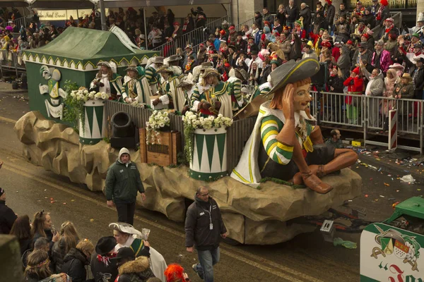 Köln, Almanya, 12 Şubat 2018. Geleneksel karnaval geçit karnaval maskesi.