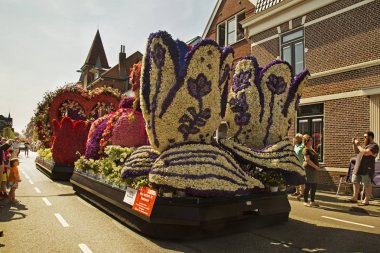 Sassenheim, Hollanda, 21 Nisan 2018. Çiçek Geçidi, Bloemencorso. 