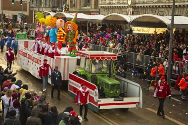 Köln, Almanya, 12 Şubat 2018. Geleneksel karnaval geçit karnaval maskesi.