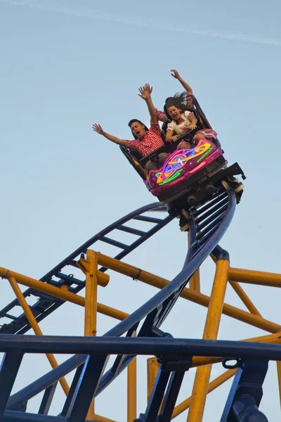 Stuttgart Germany October 2018 Amusement Roller Coaster People Attractions Volksfest — Stock Photo, Image