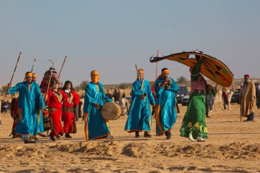 DOUZ, TUNISIA. 23 Aralık 2018 'de. Douz, Tunus 'ta Sahra Festivali.