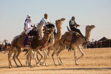 DOUZ, TUNISIA. 23 Aralık 2018 'de. Douz, Tunus 'ta Sahra Festivali.