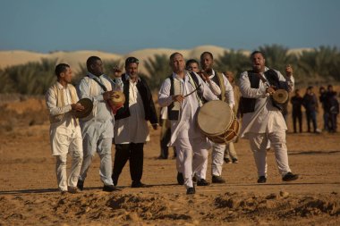 DOUZ, TUNISIA. 23 Aralık 2018 'de. Douz, Tunus 'ta Sahra Festivali.
