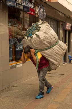 OTAVALO, Ekvador, 22 Haziran 2019. Hindistan 'ın Ekvador' daki Otavalo pazarı.