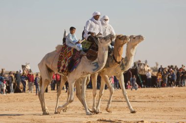 DOUZ, TUNISIA. 23 Aralık 2018 'de. Douz, Tunus 'ta Sahra Festivali.