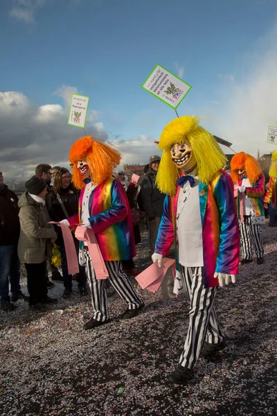 BASEL, SWitzerland, 11 Mart 2019. İsviçre, Basel 'deki geleneksel karnaval maskeleri geçit töreni..