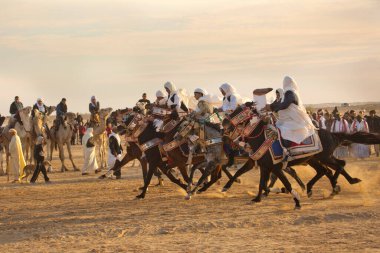 DOUZ, TUNISIA. 21 Aralık 2018 'de. Douz, Tunus 'ta Sahra Festivali.