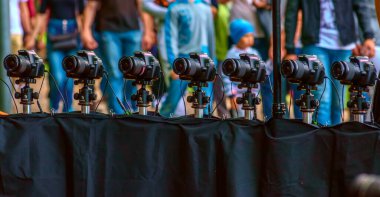 Bir dizi kamerada görüntüle