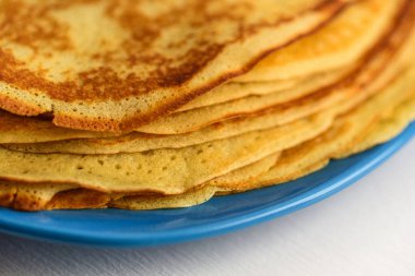 Tabakta ev yapımı krep.