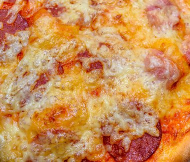 Peynirli macro pizza.