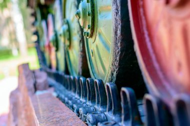 Tırtıl tankının yakın görüntüsü