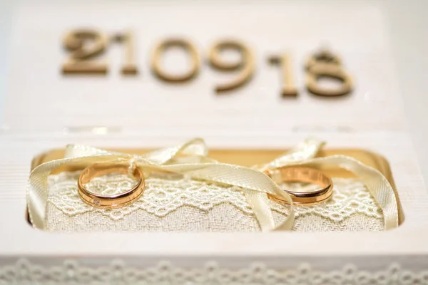 Anillos Boda Una Caja —  Fotos de Stock