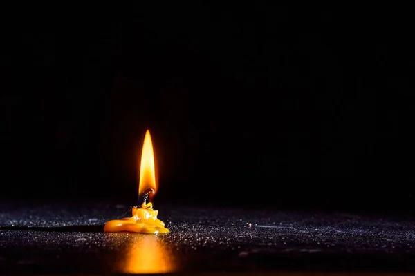 어두운 배경에서 촛불들을 — 스톡 사진
