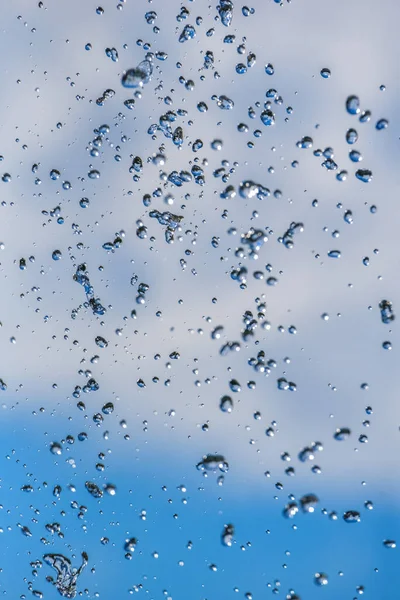 Gocce Una Fontana Contro Cielo — Foto Stock