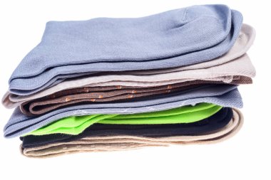 beyaz arkaplanda izole edilmiş renkli erkek çorapları