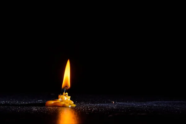 Ett Döende Ljus Närbild Mörk Bakgrund — Stockfoto