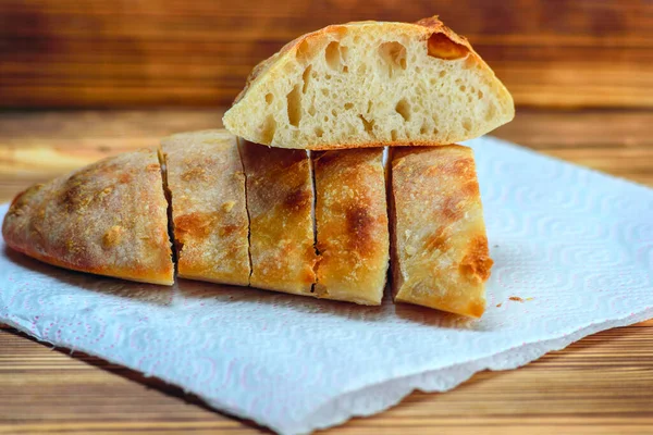 Pane Fatto Casa Fette Uno Sfondo Legno — Foto Stock