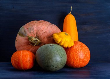 Kabak, kabak, arka planda veranda..