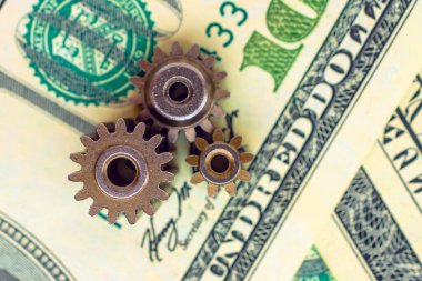 Dolar banknotları üzerinde metal vitesler