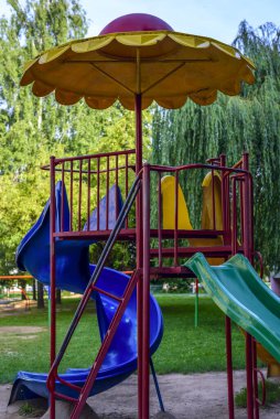 Parktaki renk oyun parkının görüntüsü 
