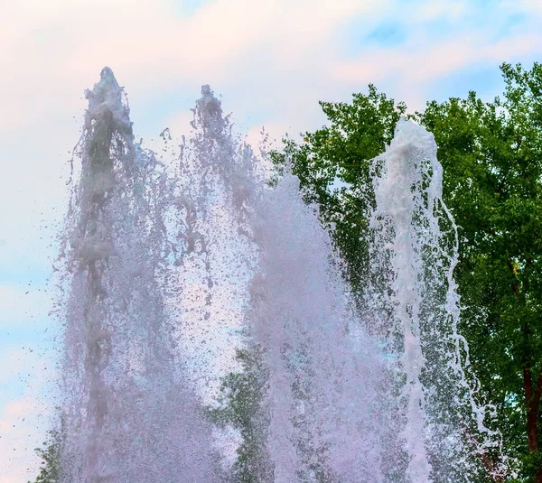 Una Gota Agua Una Fuente —  Fotos de Stock