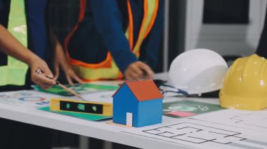 Masada ev modeli ve planları olan bir mimar