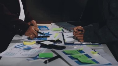 genç işadamı panosuna yazma