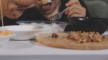 Lezzetli karışık İtalyan pizzası.