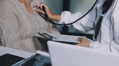 Doktor ve hastane hasta yakından