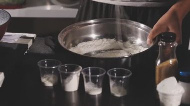 Tatlı şeker yapmak.