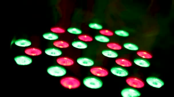 Disko ışıkları ve gösteri. Eğlence ve parti kavramı. Balonlar ve duman — Stok video