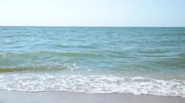 Denizde el sal, okyanus. Beach.