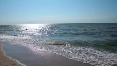 Denizde el sal, okyanus. Beach.