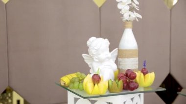 Çeşitli tanımlama bilgilerini, tart, Pastalar, çörekler ve cakepops içeren tablo