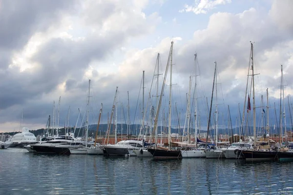 Panoramautsikt Över Dramatiska Grumlig Skyskrapor Mallorca Yacht Segling Marina — Stockfoto