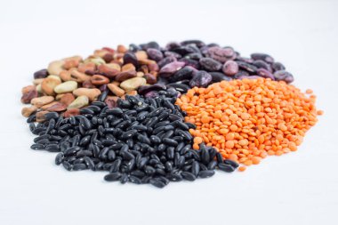 Sağlıklı organik vegan vejetaryen tahıl yemek Mısır gevreği fasulye mercimek 