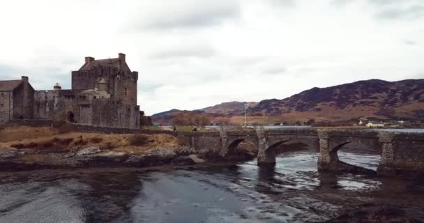 Шотландия Великобритания Марта 2020 Воздушные Съемки Средневекового Замка Эйлея Донана — стоковое видео