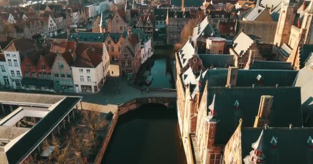 Brugge Bélgica Fevereiro 2020 Filmagem Aérea Sob Centro Medieval Brugge — Vídeo de Stock