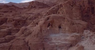 Eilat, İsrail yakınlarındaki Timna Ulusal Parkı 'nda 4K Hava Görüntüleri