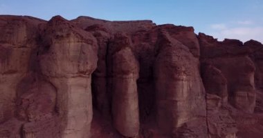 Eilat, İsrail yakınlarındaki Timna Ulusal Parkı 'nda 4K Hava Görüntüleri