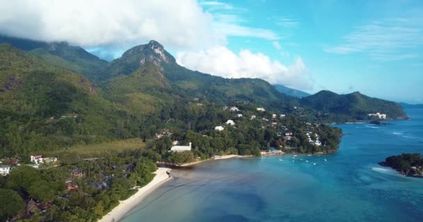 Filmagem Aérea Para Palmas Pedras Luxuosa Praia Areia Ilha Mahe — Vídeo de Stock