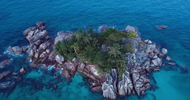 Filmagem Aérea Ilha São Pedro Torno Água Azul Oceano Índico — Vídeo de Stock