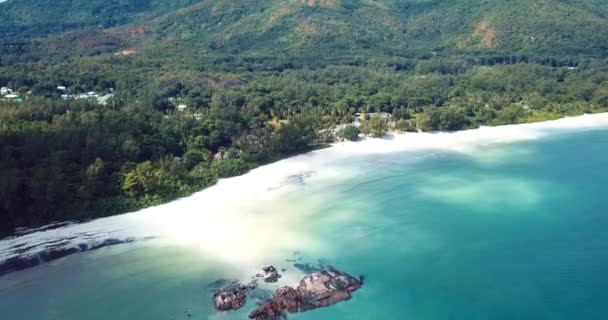 Filmagem Aérea Praia Ilha Paraíso Praslin Coração Oceano Índico Seychelles — Vídeo de Stock