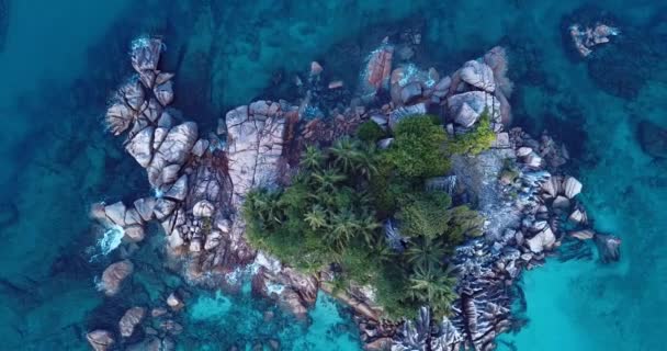 Aerial Footage Pierre Island Surrounding Blue Water Indian Ocean Seychelles — Stock Video