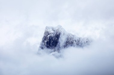 Torres del Paine Ulusal Parkı, Patagonya, Şili 'deki Dağ Tepelerine yakın görüş