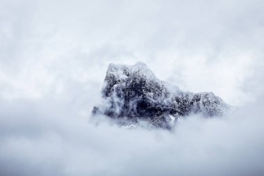 Torres del Paine Ulusal Parkı, Patagonya, Şili 'deki Dağ Tepelerine yakın görüş