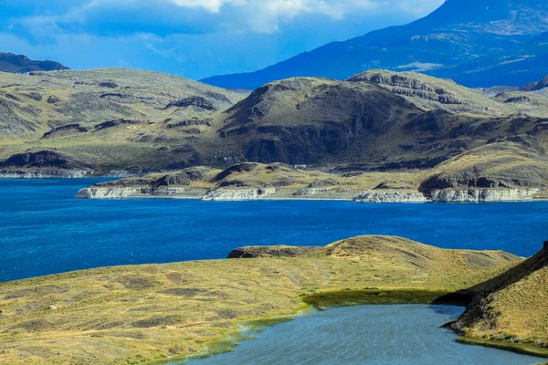 Спектакльный Вид Голубую Воду Горы Национального Парка Торрес Дель Пайне — стоковое фото