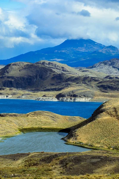 Спектакльный Вид Голубую Воду Горы Национального Парка Торрес Дель Пайне — стоковое фото